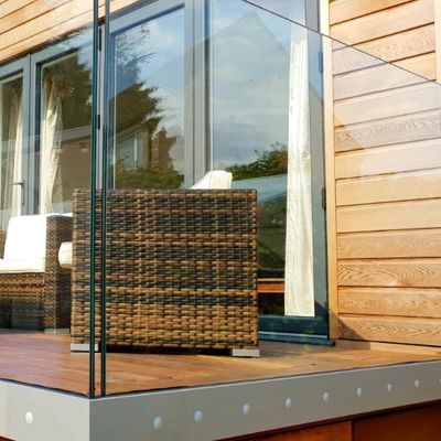 Bezramkowe balustrady szklane 4+4mm 5+5mm 6+6mm 8+8mm Szkło hartowane Balustrady zewnętrzne